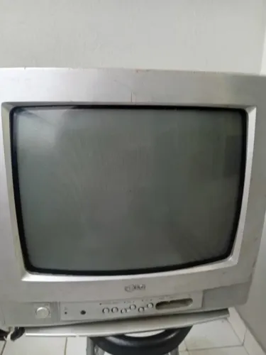 R$100 TV de tubo com Defeito 14 polegadas.