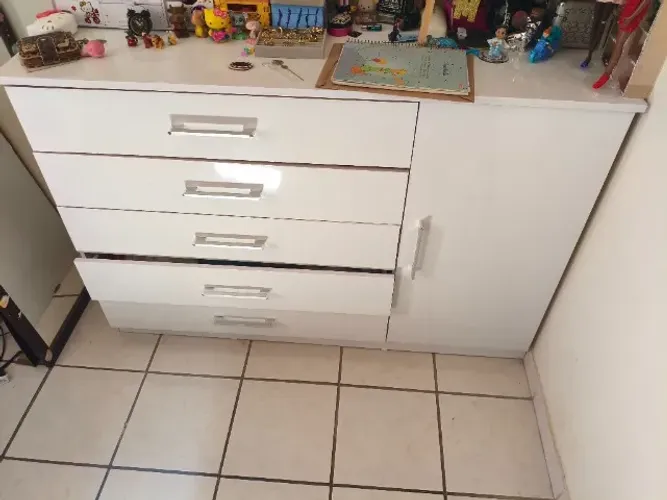 Cômoda 5 gavetas