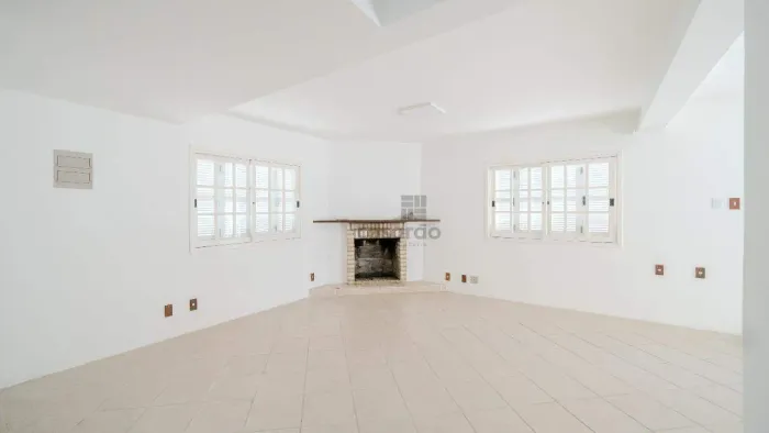 Casa residencial com 4 quartos e lareira para alugar no Laranjal, Pelotas