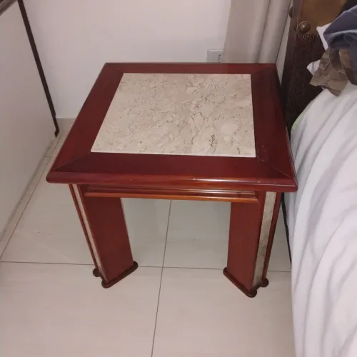 Mesinha de madeira
