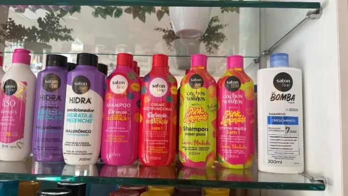 LOTE COMPLETO DE COSMÉTICOS E PRODUTOS DE BELEZA PARA REVENDA
