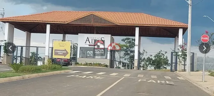 Terreno Padrão em Condomínio em Caçapava