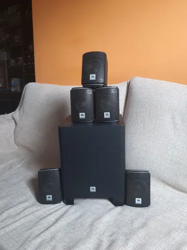 Conjunto de caixas JBL CINEMA 510