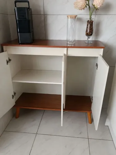 Aparador 100% MDF Off-White com Amadeirado - Cantinho do Café