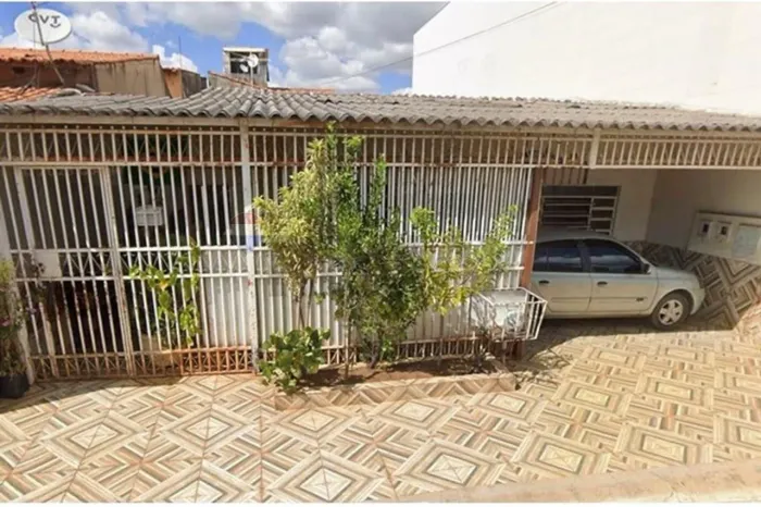 CASA A VENDA QNJ 9