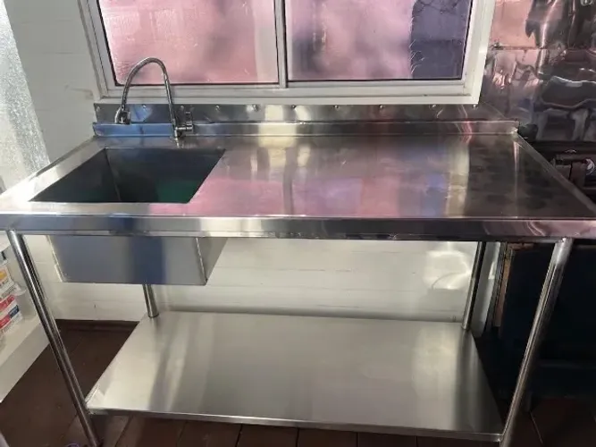 Vendo Pia Industrial de Aço Inox de Alta Qualidade - Pronta para Uso!