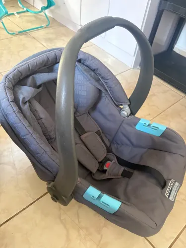 Bebê Conforto Burigotto Touring Evolution - Usado em ótimo estado