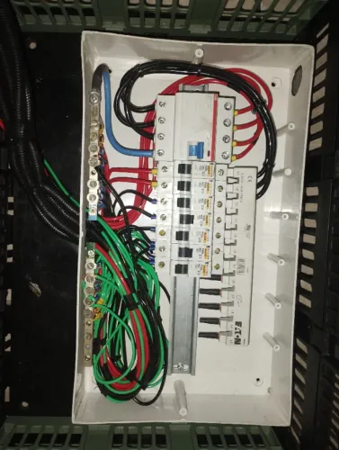 QUADRO DE DISTRIBUIÇÃO ELÉTRICA TRIFÁSICO - R$ 1.600