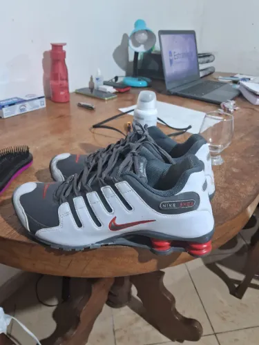 Nike shox tamanho 41 em excelente estado