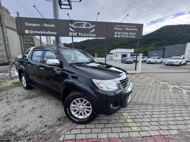 Toyota Hilux CD SRV D4-d 4X4 3.0 TDI Diesel AUT 2014
