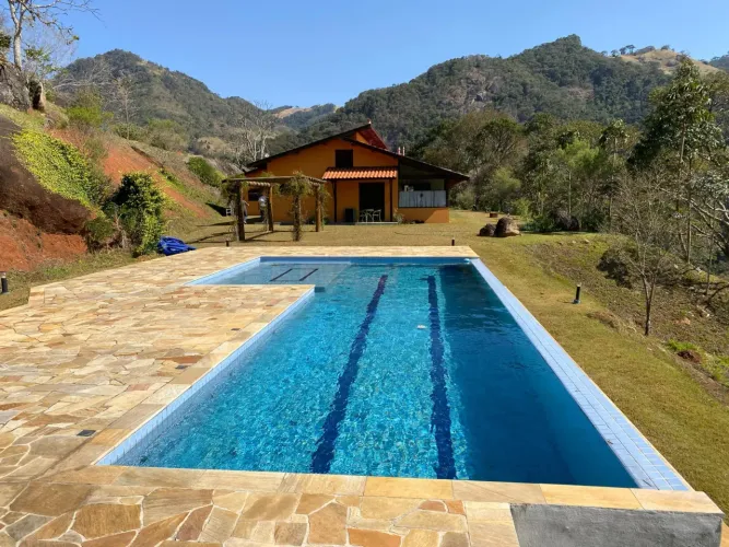 Sítio com 8,5 ha em Sapucaí-Mirim - MG