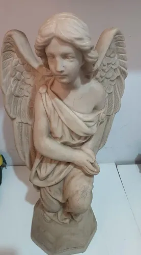 Estátua Anjo Protetor em Pó de Mármore - 63 cm - Linda Peça Decorativa