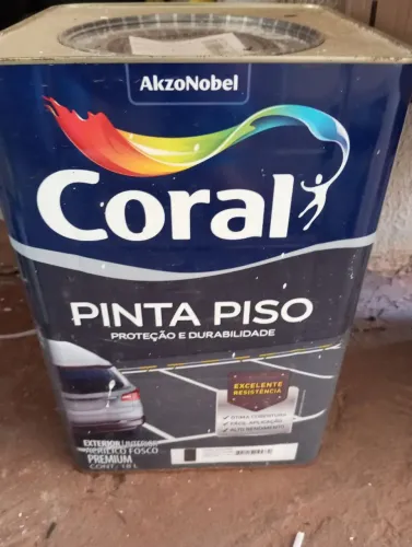 Tinta coral pinta piso.