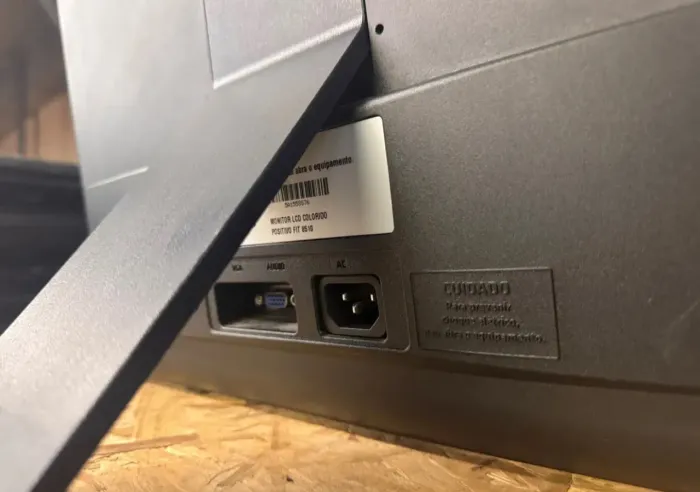 VENDO MONITOR POSITIVO FIT 857