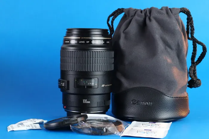 Canon EF 100mm (Macro) USM