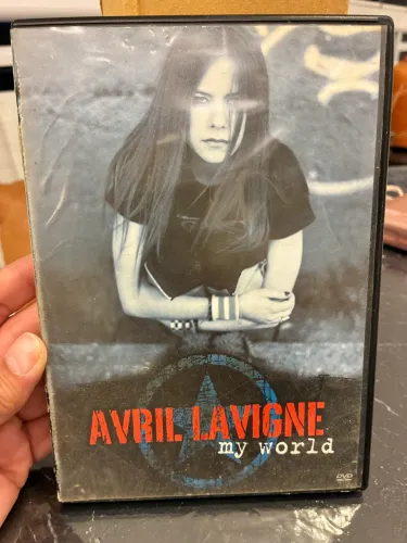 Dvd+ Cd  Avril Lavigne My World (usado)