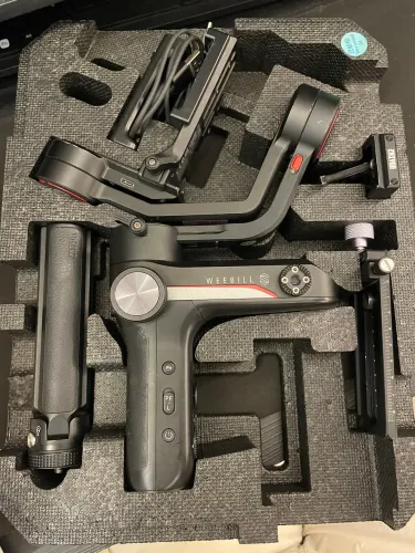 Gimbal estabilizador Zhiyun Weebil S na caixa