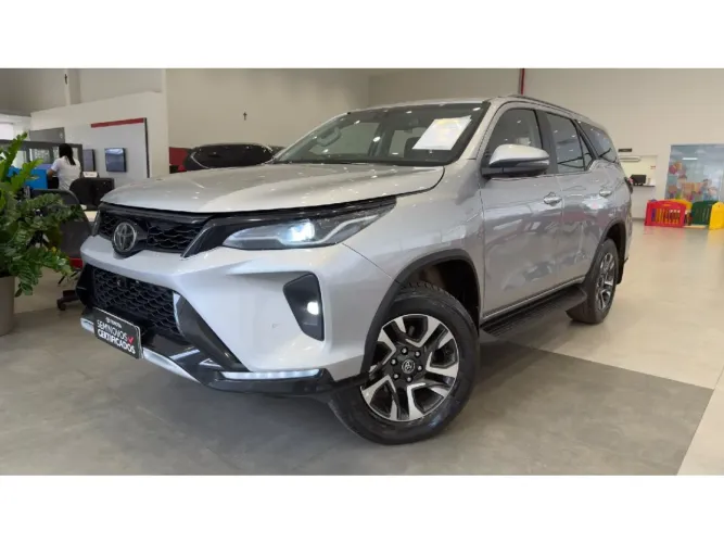 Toyota Hilux SW4 SRX Plat. 4X4 2.8 TB Die. Aut. 2024