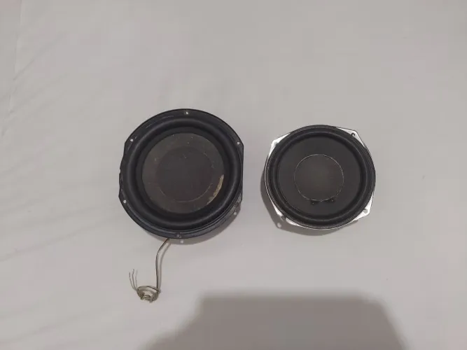 Vendo 2 alto falante LG DE 5 e 7 polegadas 