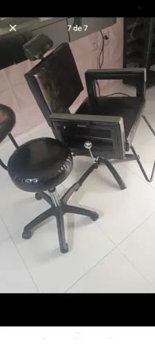 Cadeira hidráulica DOMPEL e MOCHO para salão de beleza os dois em perfeito estado de uso..
