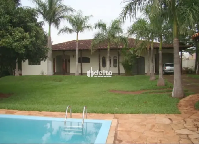 Casa residencial com 5 quartos sendo 1 suíte disponível para venda no bairro Cidade Jardim