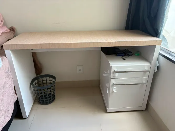 Mesa escrivaninha