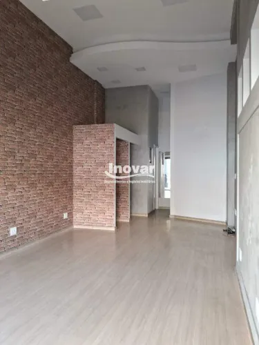 Loja de frente para a rua em um complexo comercial de grande movimento, 50 m2, vaga para c