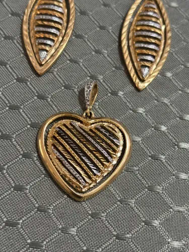 Conjunto semi joia brinco e pingente 