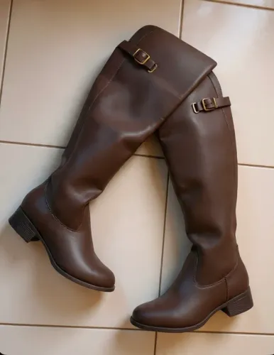 Bota cano longo nova Via Uno TAM 39.