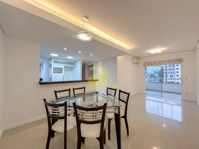Apartamento semimobiliado com 3 dormitórios para locação na Vila Nova, Blumenau