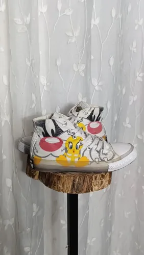 Tênis All Star x Looney Tunes
