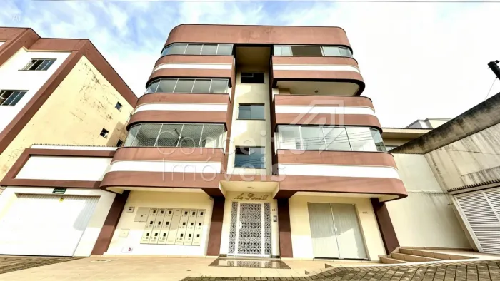 Edifício Fiori II - Centro - Apartamento Semimobiliado