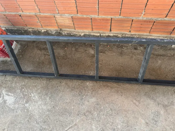 Vendo Escada 4,5mtrs 9 degraus Nova