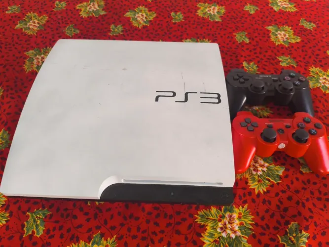 Vendo PS3 slim de 1TB +2 controles vários jogos ? para vender rápido?