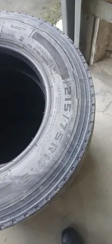 Pneus 215/75/17.5