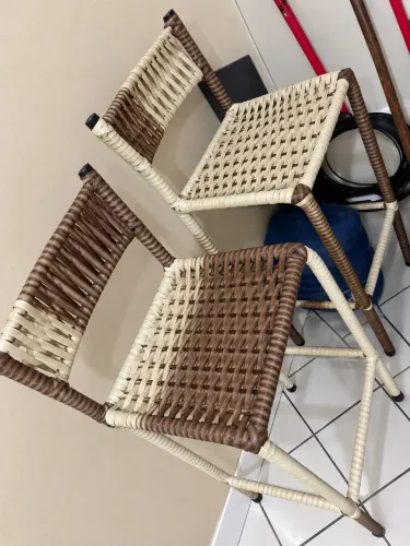 As 2 banquetas por 250