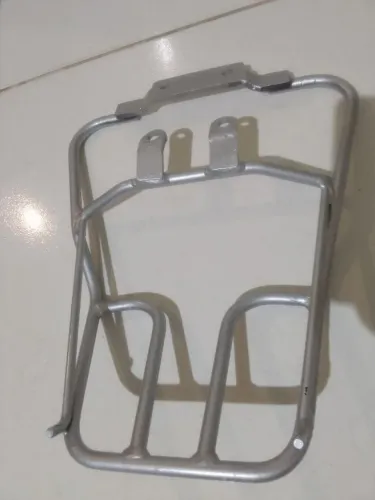 Bagageiro para moto 150 ferro maciço