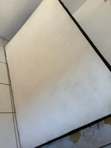 Cama de casal e colchão solteiro
