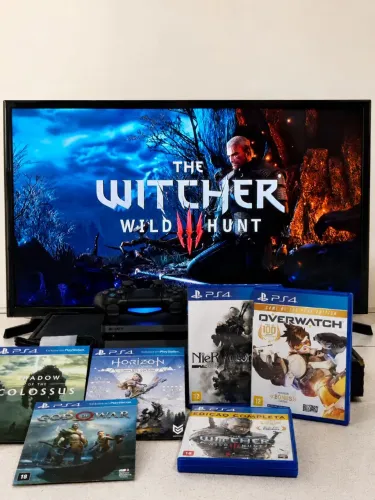 Playstation 4 (1TB) + 1 Controle + 6 jogos (Frete Gratis no PIX)