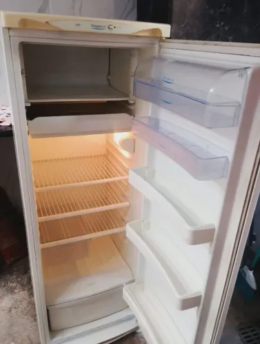 GELADEIRA CONTINENTAL DEGELO SECO,110 WTS (ENTREGO SEM TAXA)