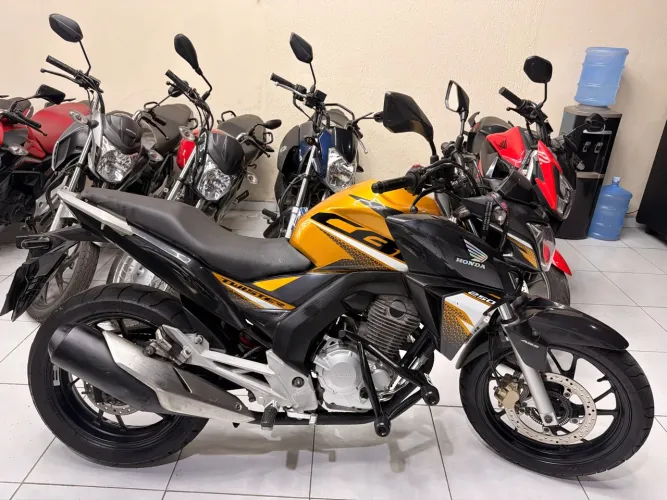 CB Twister 250cc 2020 @hmmotoss_