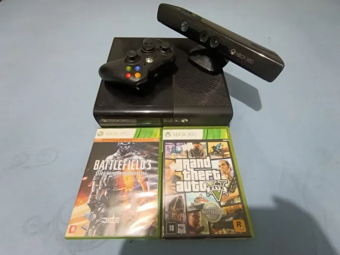 VENDO XBOX 360 SLIM HD 256gb 2 CONTROLES