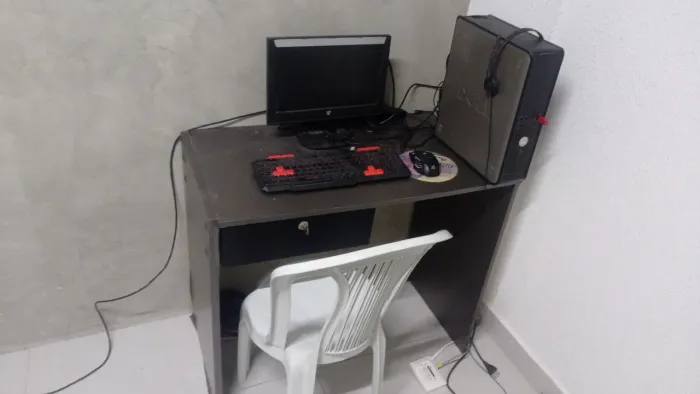 Mesinha de Computador