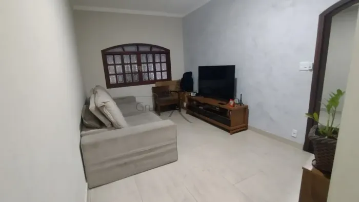 Oportunidade - Casa Sobrado - Jardim Sul - 3 Dormitórios - 217,95m².