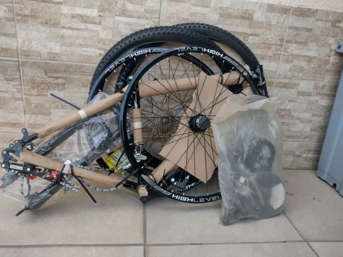 Bicicleta KGT Aro 29 Freios a Disco Cor Preta e Cinza