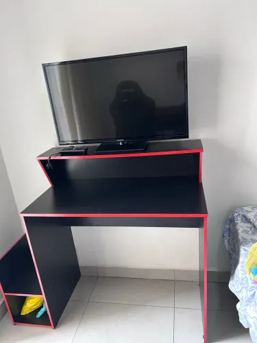 Vendo mesa escrivaninha