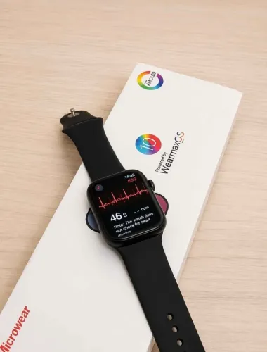 Relógio Smartwatch Microwear AMOLED na caixa