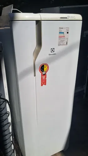 Geladeira electrolux digital + frete gratis