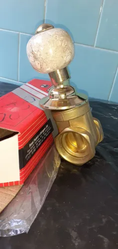 Registro grande para banheiro. $ 180,00 cada. Tenho 2 peças.