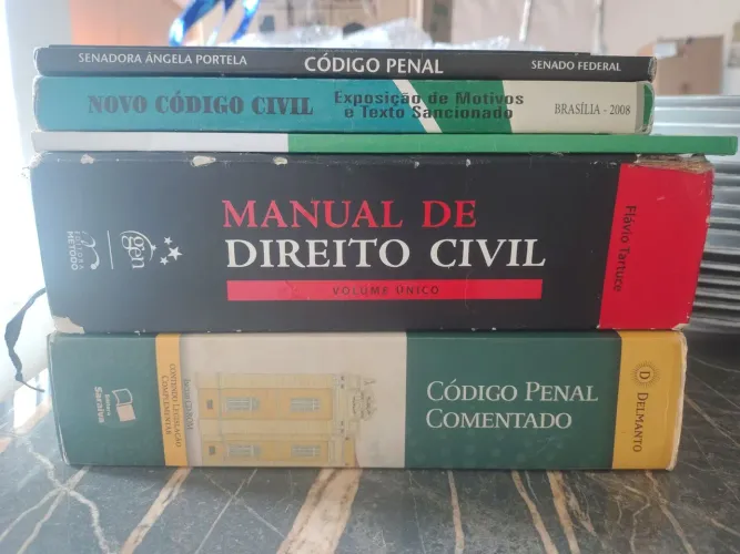 Livros / Direito